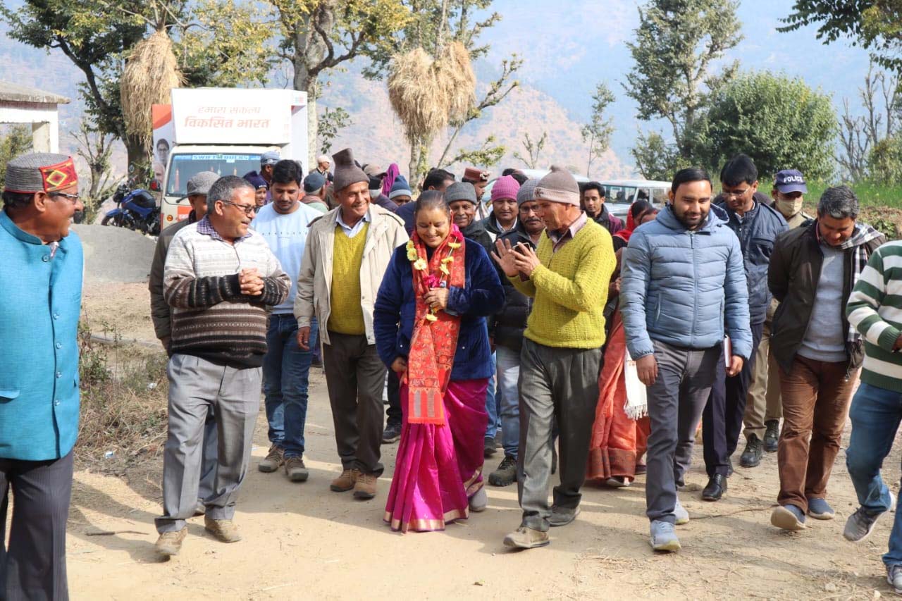 राजकीय प्राथमिक विद्यालय कोलू भन्नू में विकसित भारत संकल्प यात्रा का आयोजन किया गया