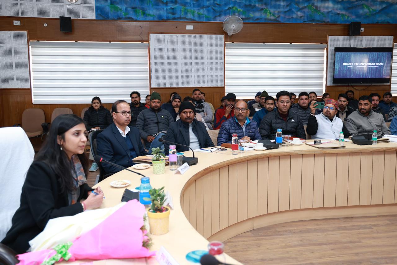 जिलाधिकारी ने किया तीन दिवसीय प्रशिक्षण कार्यशाला का शुभारंभ, सीखने की प्रक्रिया में संवाद और सहभागिता बढ़ाने पर दिया ज़ोर