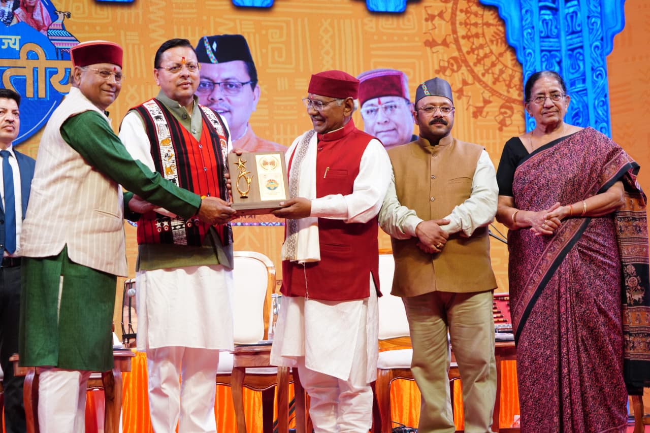 मुख्यमंत्री पुष्कर सिंह धामी ने देहरादून में राज्य जनजातीय महोत्सव 2026 में किया प्रतिभाग सीएम धामी ने जनजातीय समाज के समग्र विकास हेतु केंद्र और राज्य सरकार की प्रतिबद्धता दोहराई शिक्षा, रोजगार और आत्मनिर्भरता के लिए अनेक योजनाओं का जिक्र